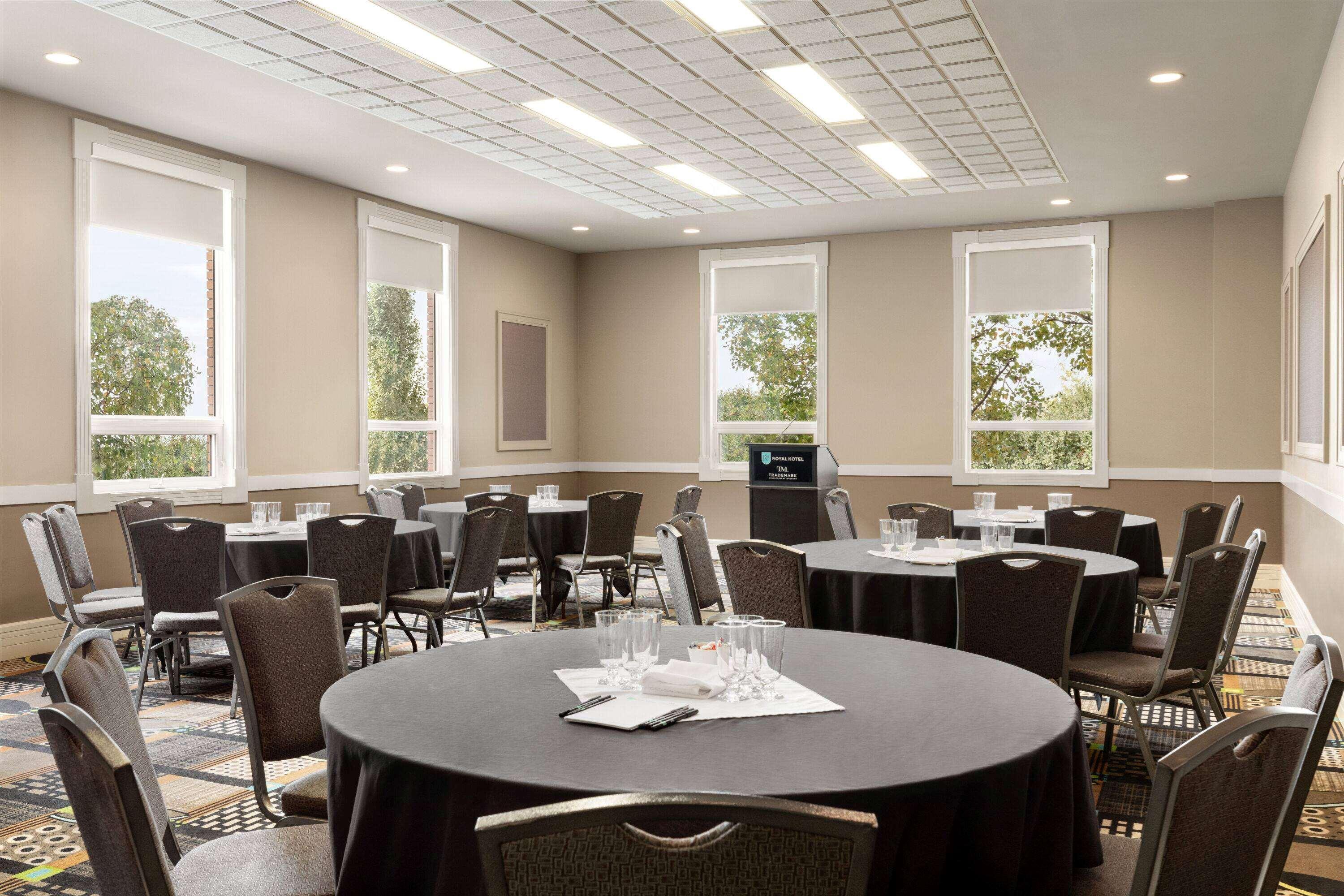 Royal Hotel Calgary, Trademark Collection By Wyndham Exteriér fotografie