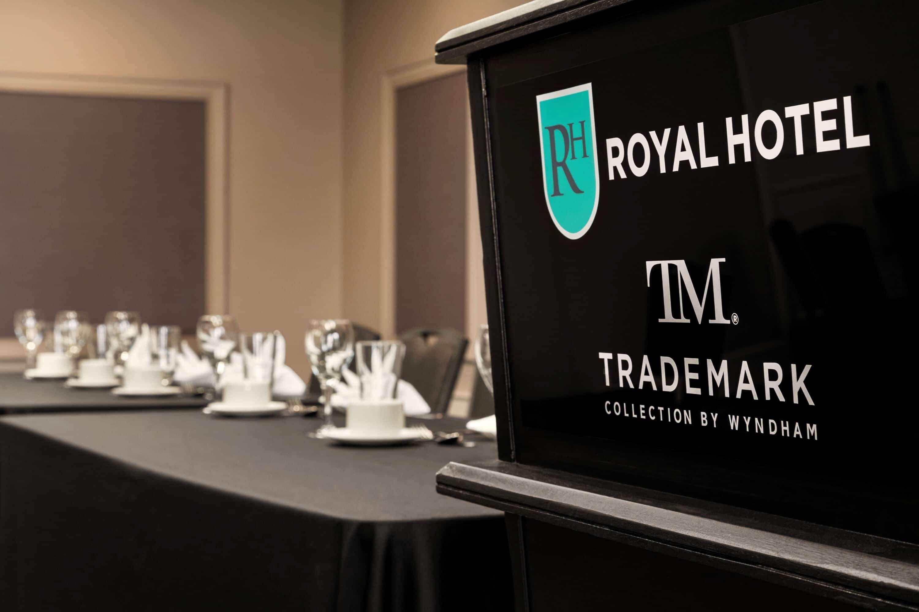 Royal Hotel Calgary, Trademark Collection By Wyndham Exteriér fotografie