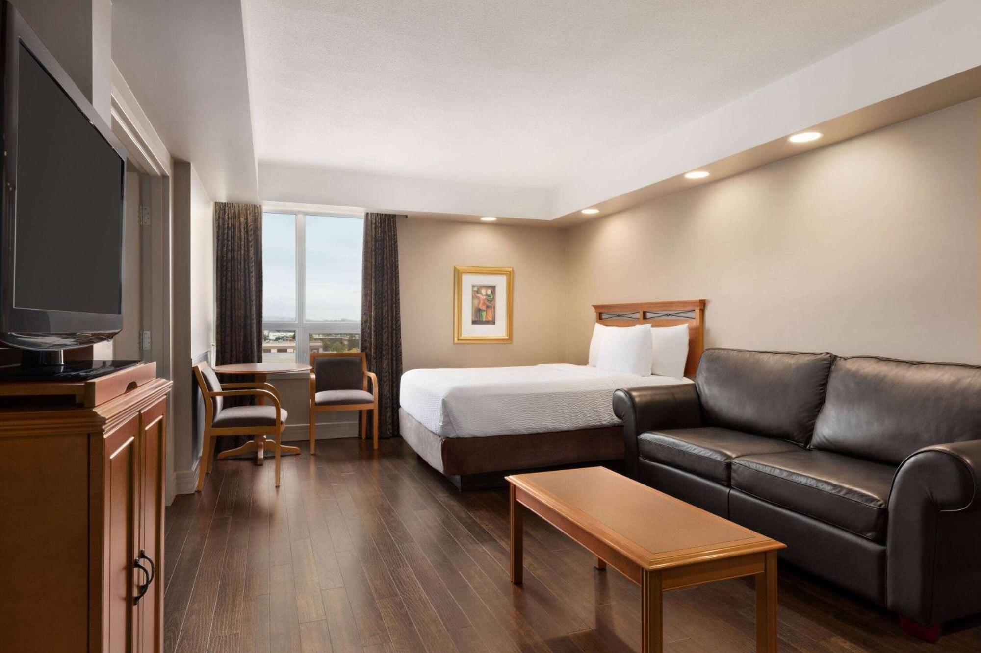 Royal Hotel Calgary, Trademark Collection By Wyndham Exteriér fotografie